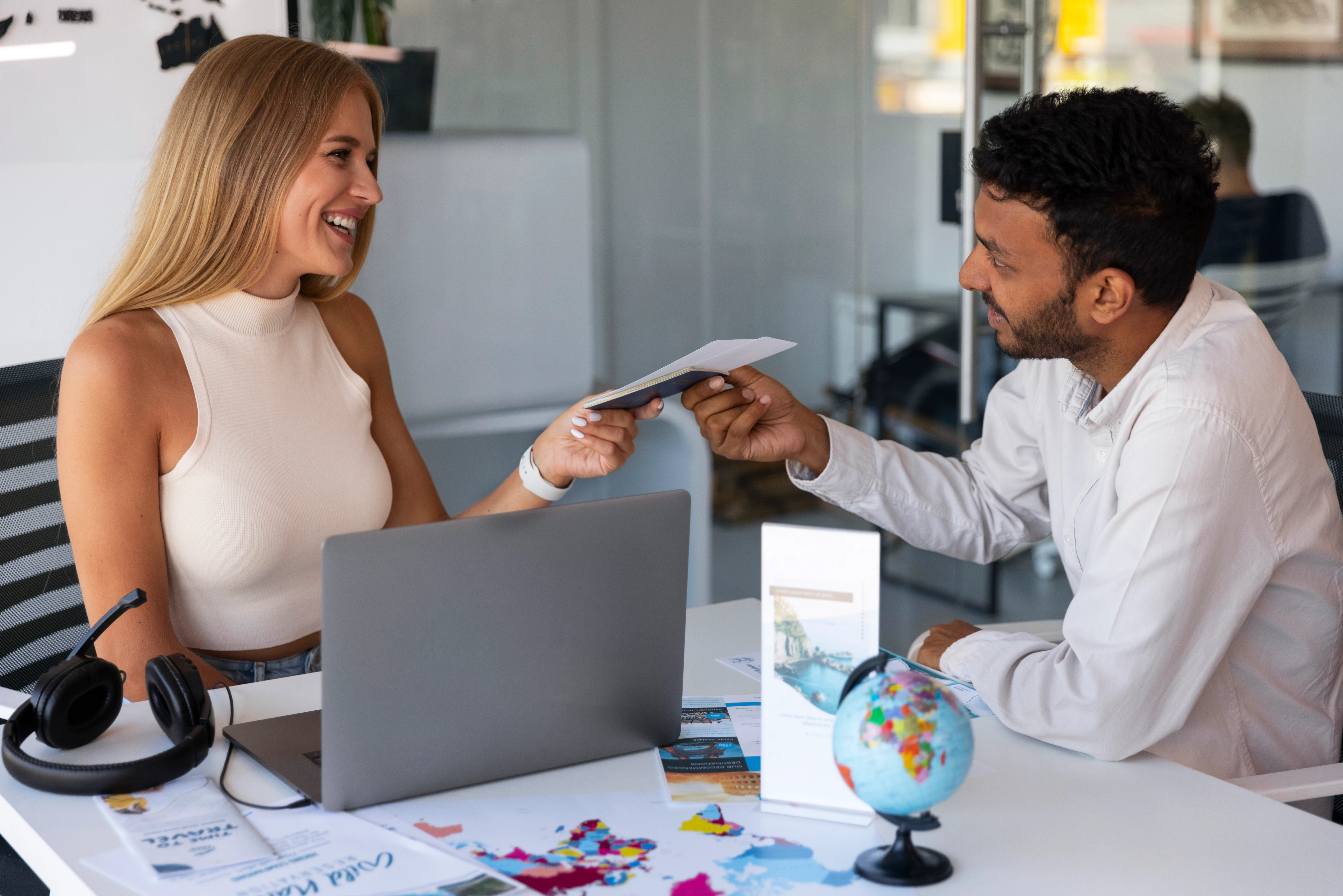 day_office_travel_agency_1