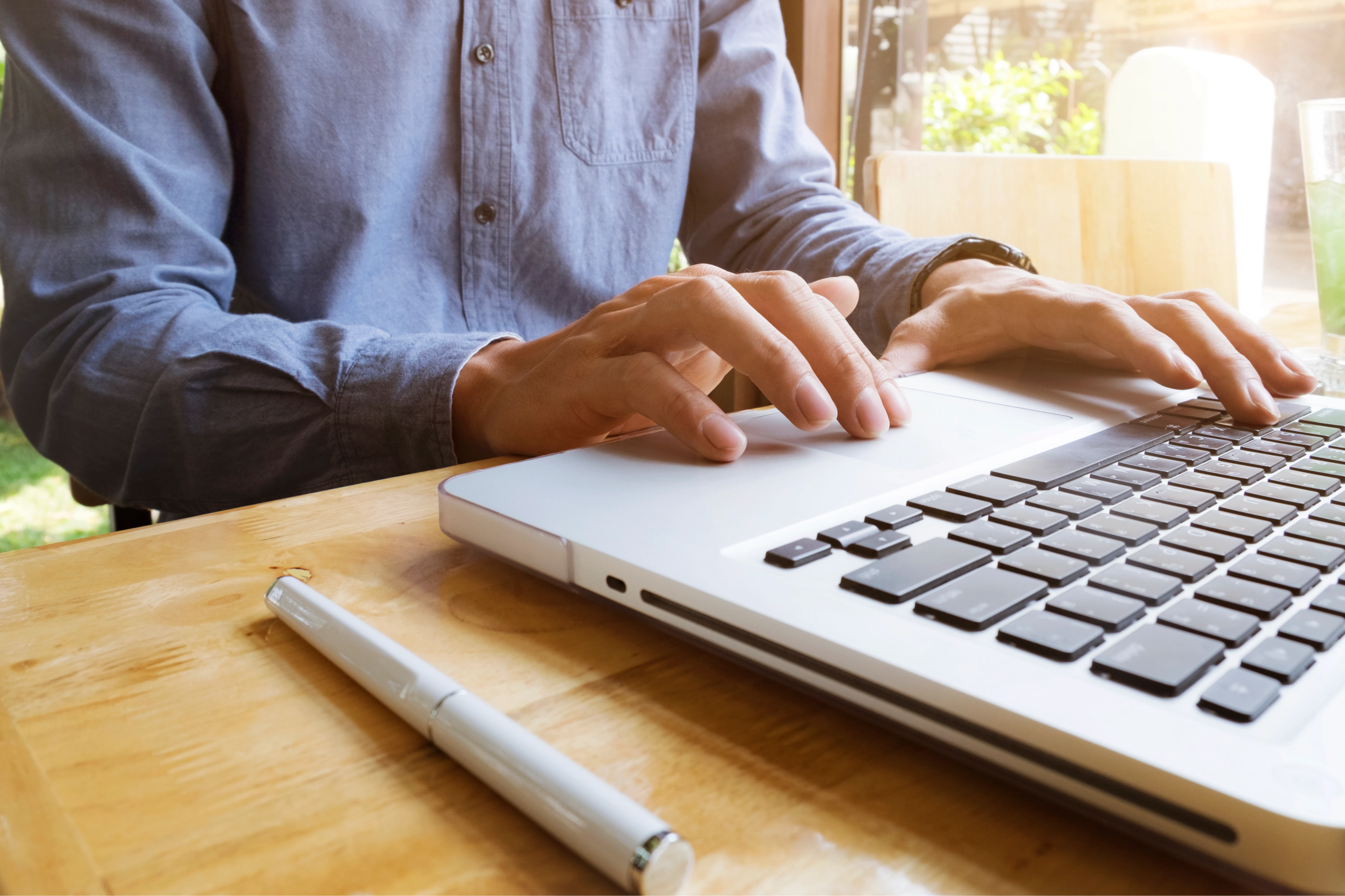 use_loft_cafe_modern_library_internet_1