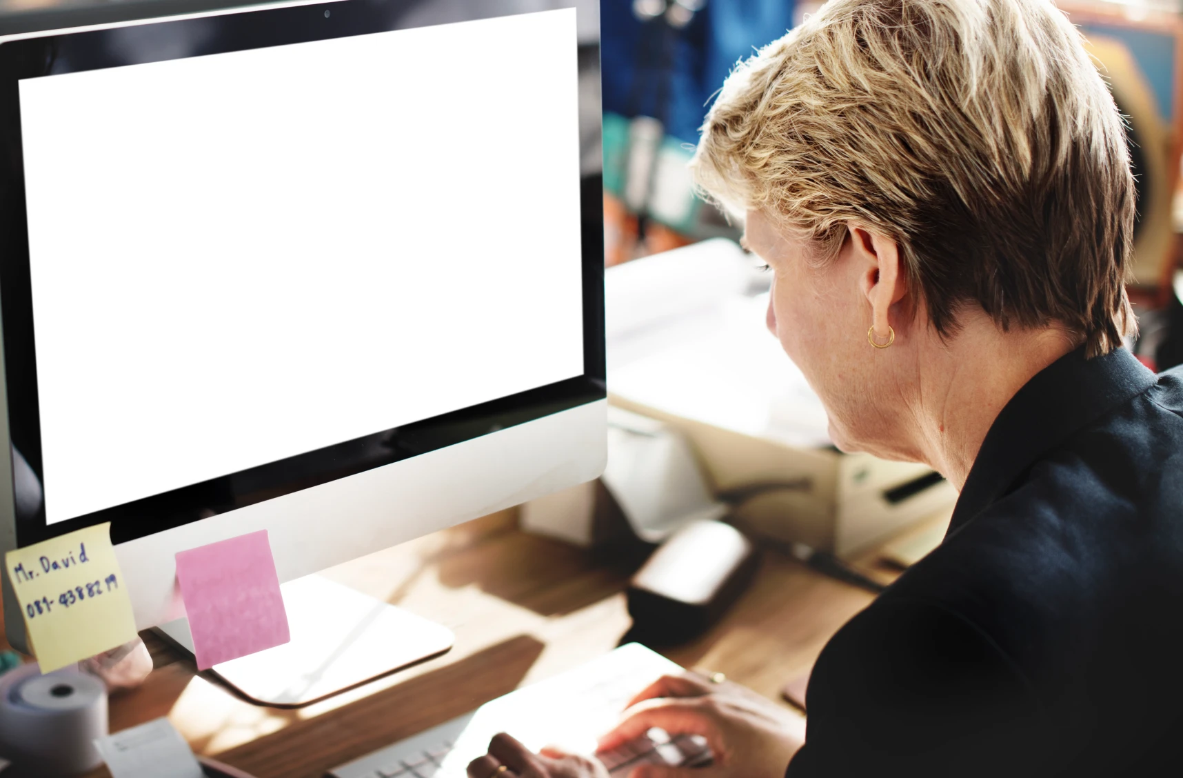 personne-devant-ordi_1_5x